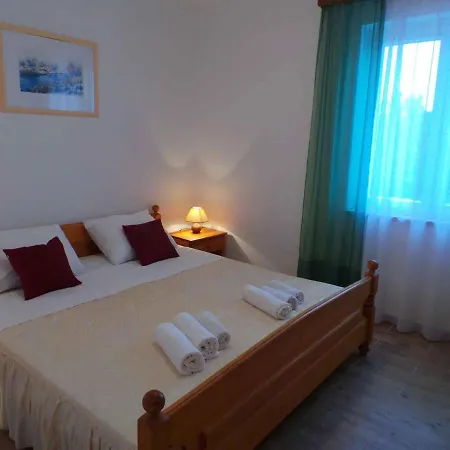 Apartments In Sabunike/Zadar Riviera 7980 Appartement *
