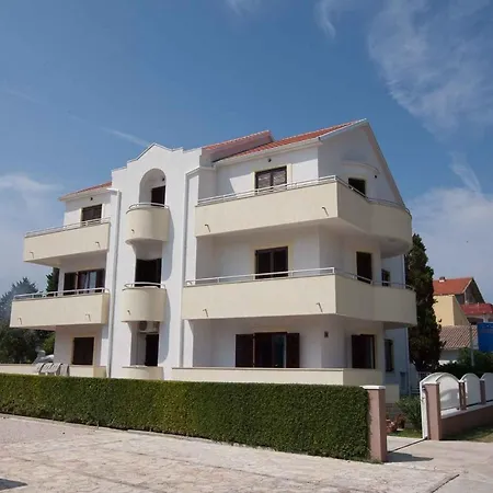 Appartement Apartments In Sabunike/Zadar Riviera 7980 Nin