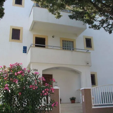Apartments In Sabunike/Zadar Riviera 7980 Appartement Nin
