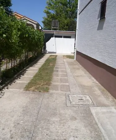 Apartments In Sabunike/Zadar Riviera 7980 Appartement