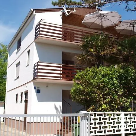 Apartments In Sabunike/Zadar Riviera 7980 Nin