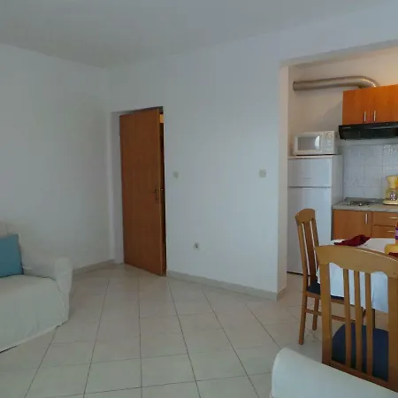 Apartments In Sabunike/Zadar Riviera 7980 Appartement