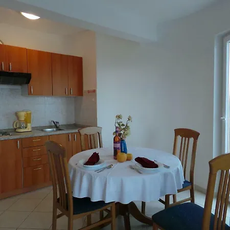 Apartments In Sabunike/Zadar Riviera 7980 Appartement Nin